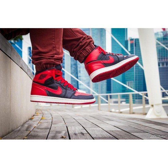 Air Jordan 1 Retro Banned-1