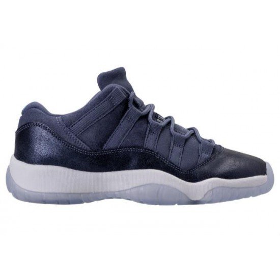 Air Jordan 11 Low Blue Moon-01