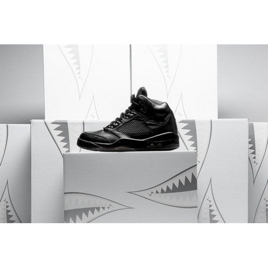 Air Jordan 5 PremiumTriple Black-01