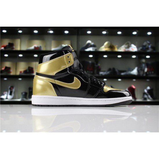 Air Jordan 1 Gold Toe-01