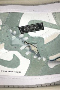 Air Jordan 1 Mid-57542