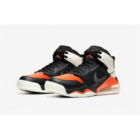 Jordan Mars 270​ Black and white orange