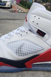 Jordan Mars 270​ White black red