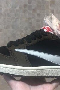 Air Jordan 1 Retro Low OG Barb Dark Brown