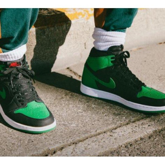 Air Jordan 1 “Pine Green”