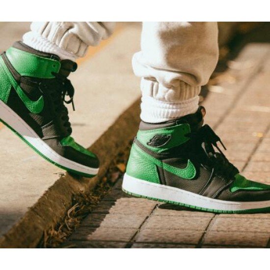 Air Jordan 1 “Pine Green”