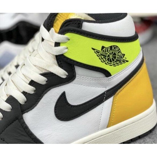 Air Jordan 1 High OG “University Gold”