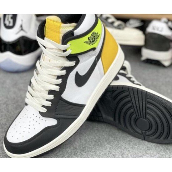 Air Jordan 1 High OG “University Gold”