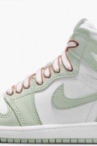 Air Jordan 1 WMNS“Seafoam”