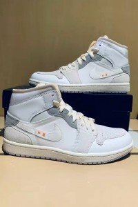 Air Jordan 1 Mid SE Craft White and Phantoma