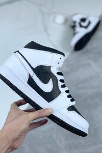 Air Jordan 1 Mid Invert