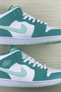 Air Jordan 1 Mid “Marine Green”